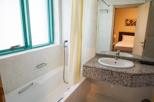 Two Bedroom Near Summer Pearl Spa 15 Luxury Bookings