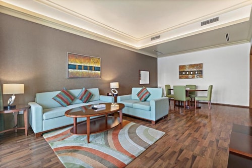 Two Bedroom Apartment Near Pak Darbar Restaurant 3 Luxury Bookings