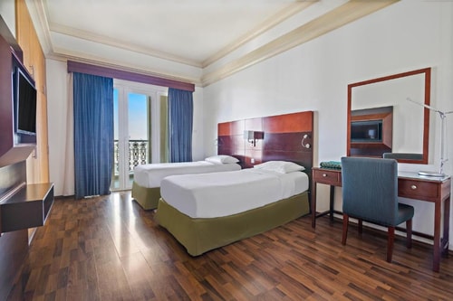 Two Bedroom Apartment Near Pak Darbar Restaurant 2 Luxury Bookings