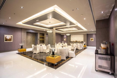 Deluxe Room Near Powerzone Fitness Centre 9 Luxury Bookings