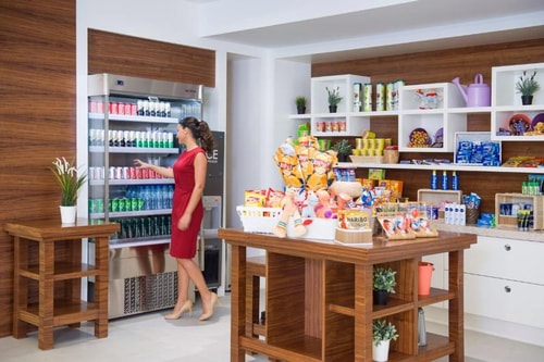 One Bedroom King Suite Near Al Ras Kayak 13 Luxury Bookings