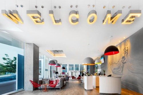King Room Near Dubai Airport by Luxury Bookings 5 Luxury Bookings