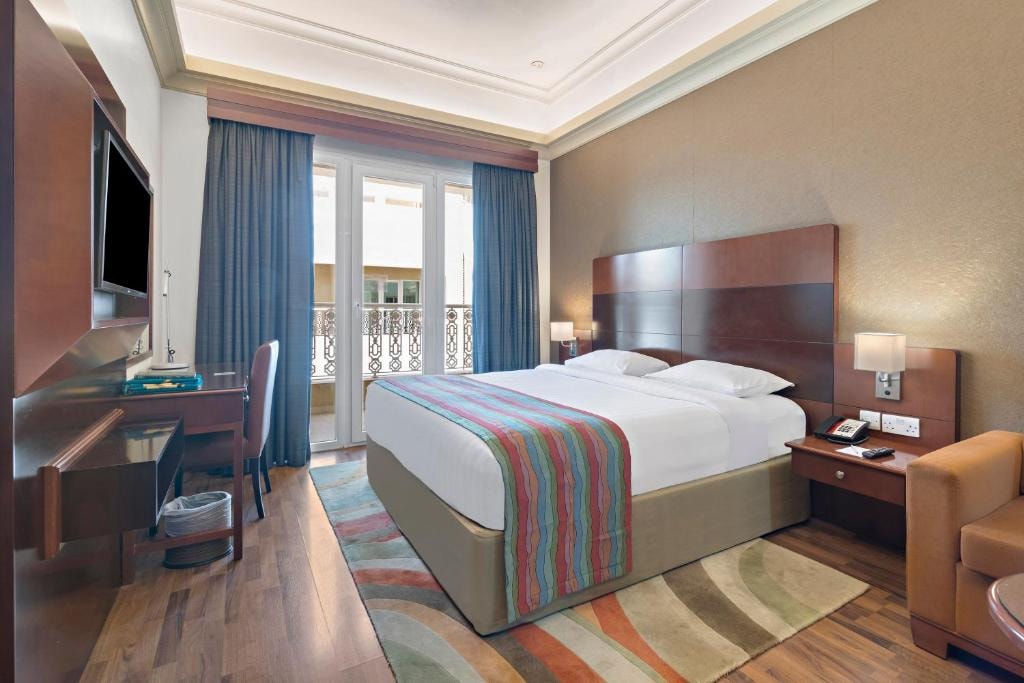 Studio Apartment Near Pak Darbar Restaurant Luxury Bookings