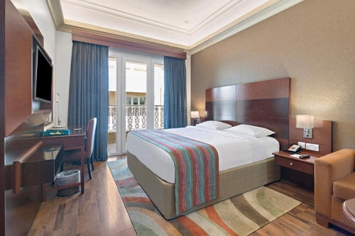 Studio Apartment Near Pak Darbar Restaurant Luxury Bookings
