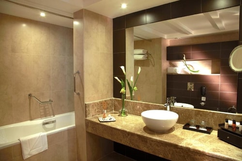 Amber Deluxe King Or Twin Room Near Gold Souk 6 Luxury Bookings