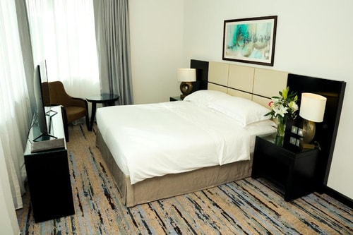 Amber Deluxe King Or Twin Room Near Gold Souk 2 Luxury Bookings