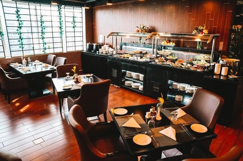 Amber Deluxe King Or Twin Room Near Gold Souk 9 Luxury Bookings