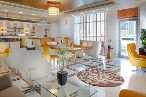 Deluxe King Room Near Electra Park 10 Luxury Bookings