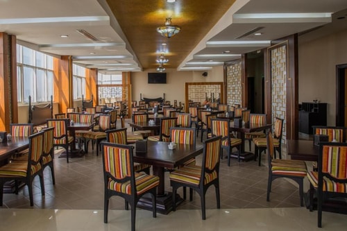 Deluxe King Room Near Al Nahyan Stadium 8 Luxury Bookings