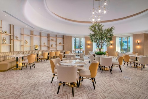 Classic Room Near Formal Park By Luxury Bookings 9 Luxury Bookings