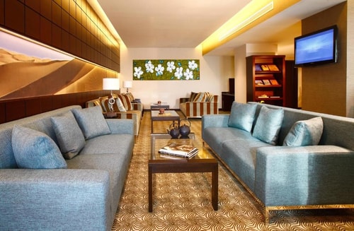 Deluxe Room Near The Souk Qaryat Al Beri 17 Luxury Bookings