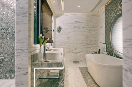 Deluxe King Room Near Zayed Heritage Center 1 Luxury Bookings