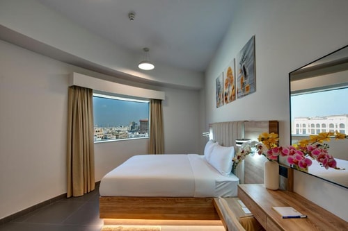 Deluxe Room Near Chhablani textiles Luxury Bookings