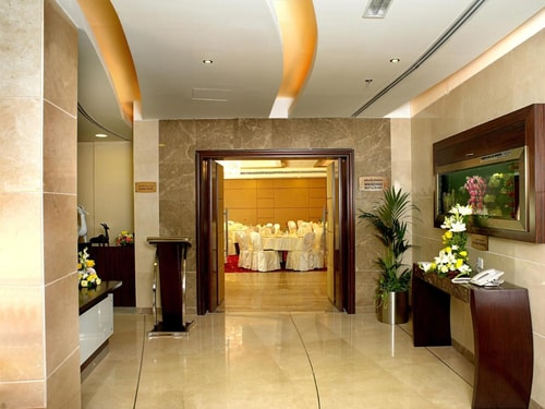 Standard King Room Near Day To Day 8 Luxury Bookings
