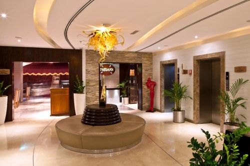 Standard King Room Near Day To Day 7 Luxury Bookings