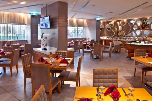 Standard King Room Near Day To Day 9 Luxury Bookings