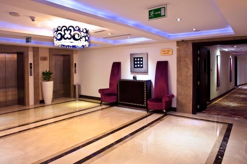 Standard King Room Near Day To Day 4 Luxury Bookings