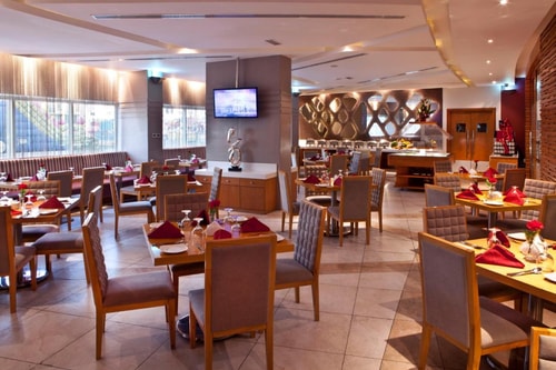 Standard King Room Near Day To Day 10 Luxury Bookings