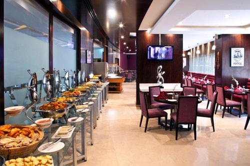 Standard King Room Near Day To Day 11 Luxury Bookings