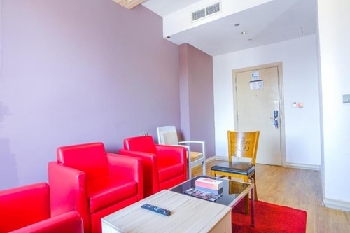 Executive Suite Near Dubai Fertility Center 5 Luxury Bookings