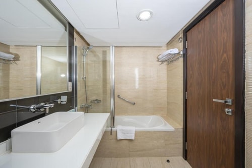 Superior King Room Near Landmark Summit Hotel 1 Luxury Bookings