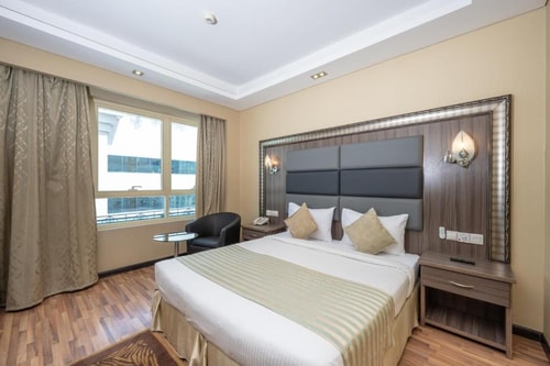 Superior King Room Near Landmark Summit Hotel Luxury Bookings