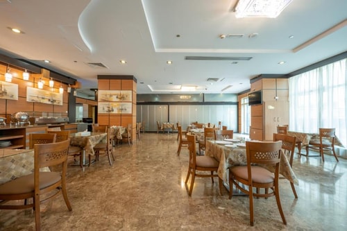 Superior King Room Near Landmark Summit Hotel 10 Luxury Bookings