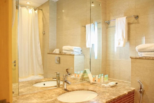 Superior King Room Near City Centre Deira 2 Luxury Bookings