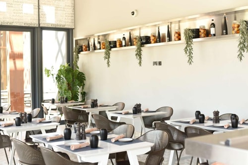 King Room Near By Mad Cat Comedy 8 Luxury Bookings