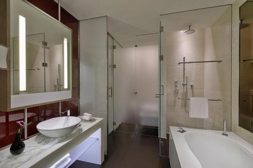 King Guest Room Near Civic Square Park 2 Luxury Bookings