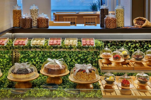 Double Guest Room in Yas Island Abu Dhabi 18 Luxury Bookings