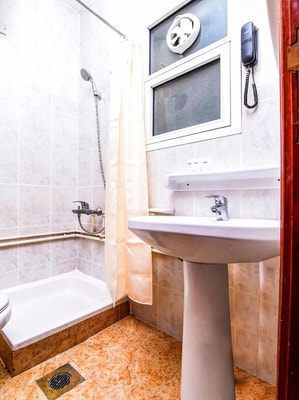 Standard Double Room Near Abra Waf 5 Luxury Bookings