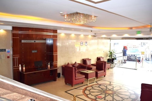 Standard King Room Near Al Shorafaa Restaurant 6 Luxury Bookings