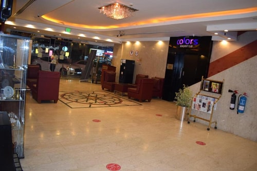 Standard King Room Near Al Shorafaa Restaurant 8 Luxury Bookings