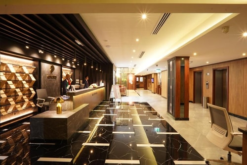 Deluxe Double Room Near United Bank Limited 6 Luxury Bookings