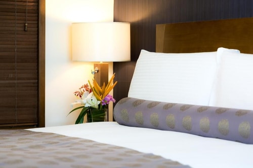 Deluxe King Or Twin Room Near Al Wahda Mall 1 Luxury Bookings