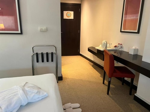 Single Room Near Yas Healthcare 2 Luxury Bookings