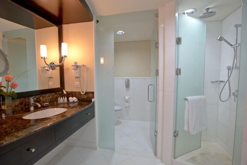 Classic King Room Near Bainuna Park Abu Dhabi 3 Luxury Bookings