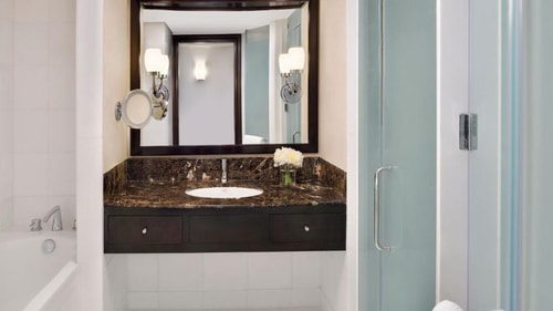 Classic King Room Near Bainuna Park Abu Dhabi 5 Luxury Bookings