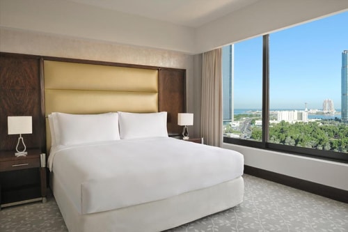 Classic King Room Near Bainuna Park Abu Dhabi Luxury Bookings