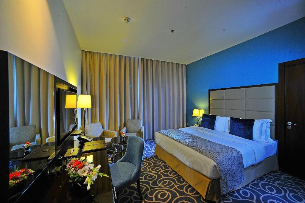 Executive King Room with City View Near Abu Dhabi Corniche Luxury Bookings