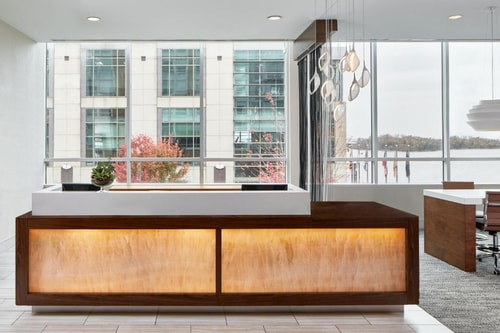 King Room Near Silver Diner WDC 7 Luxury Bookings