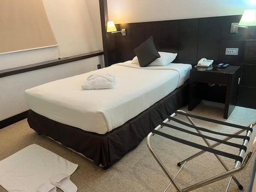Single Room Near Yas Healthcare by Luxury Bookings 0 Luxury Bookings