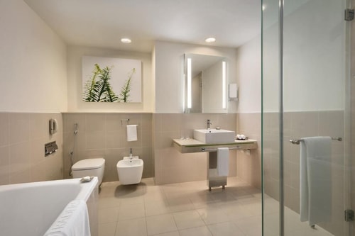 Superior Room Near The Souk Qaryat Al Beri 4 Luxury Bookings