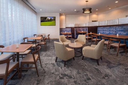 Queen Room Near Trader Joes WDC 12 Luxury Bookings