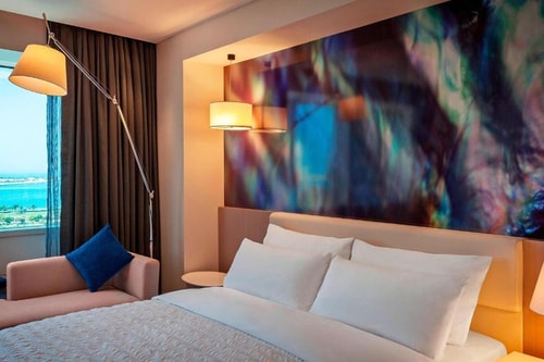 Corner City View Guest room Near Formal Park 2 Luxury Bookings