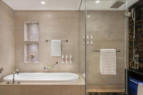 Corner City View Guest room Near Formal Park 6 Luxury Bookings
