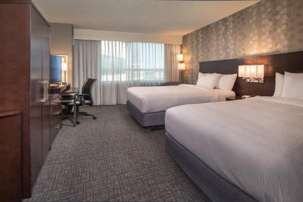 Queen Room Near Trader Joes WDC Luxury Bookings