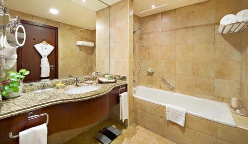 Deluxe King Room Near Dhafra Beach Hotel 7 Luxury Bookings