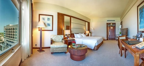 Deluxe King Room Near Urwa Bin Masood Mosque 4 Luxury Bookings